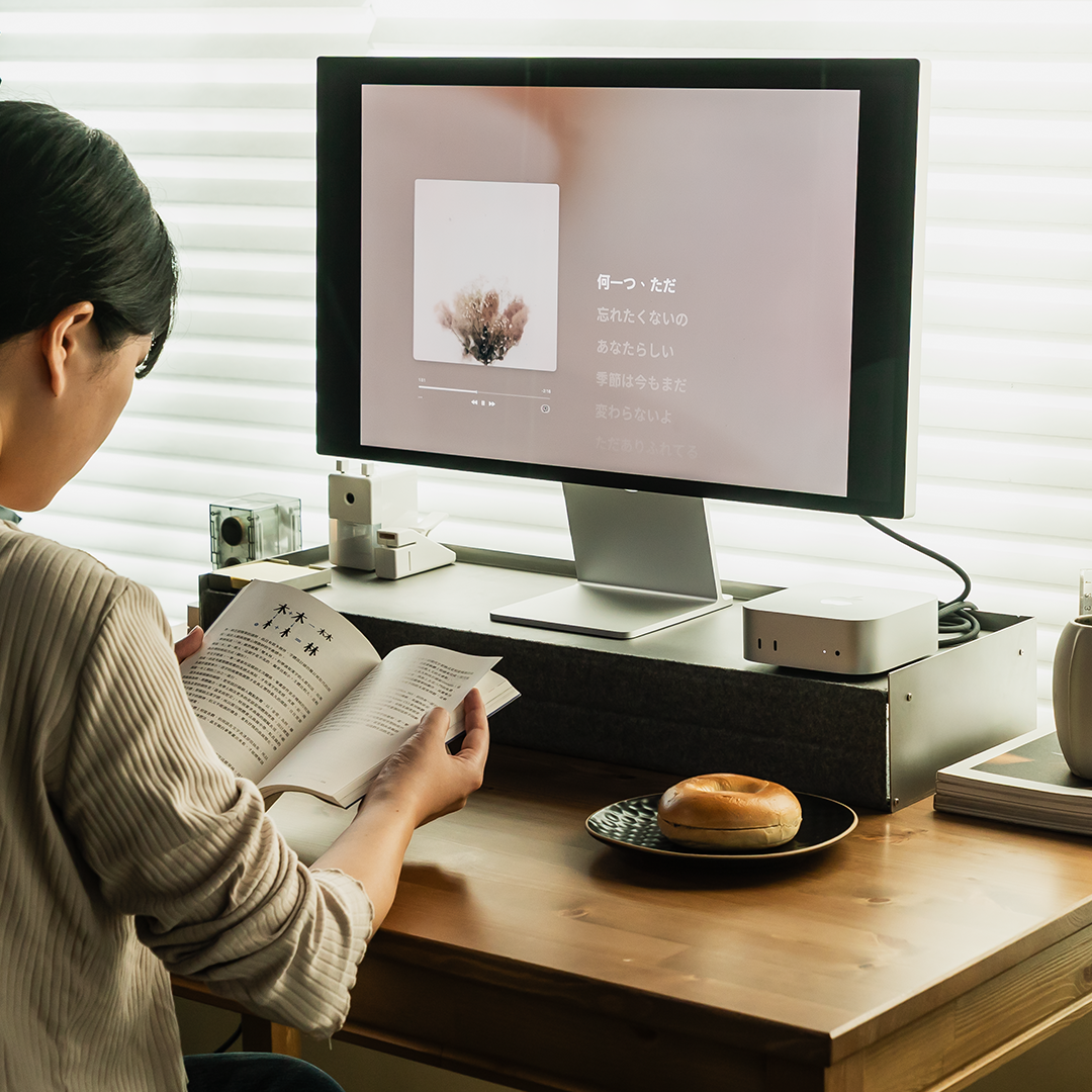 The Desk System That Slides Into Focus
