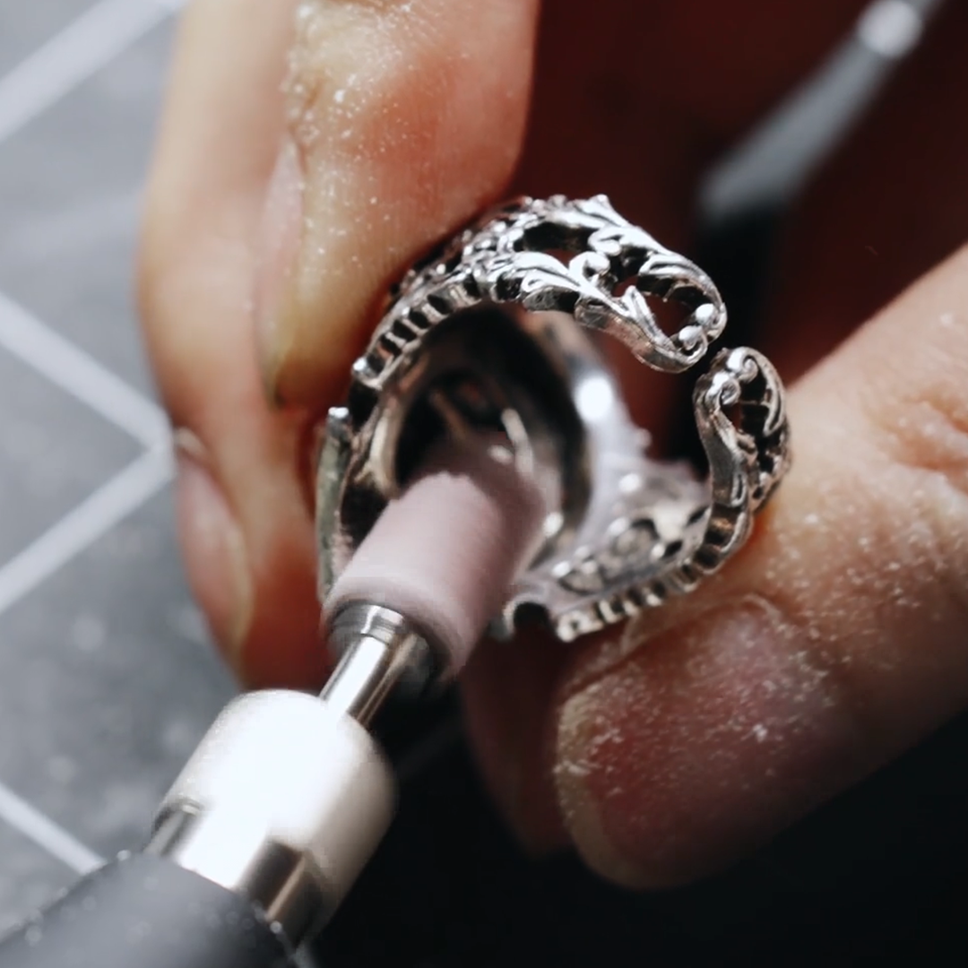 Precision Where Ordinary Sanders Feel Too HeavyHanded