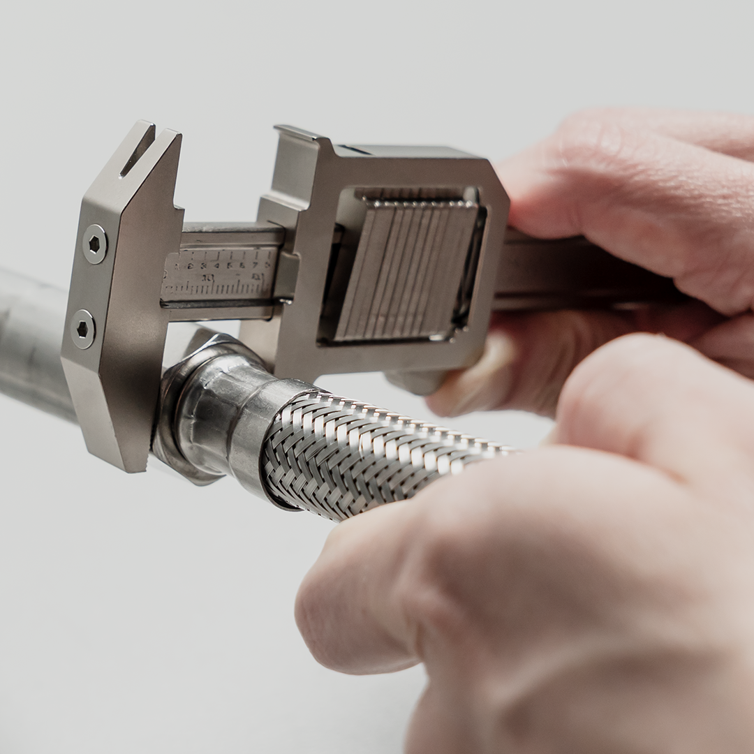 Self-Locking Adjustable Wrench