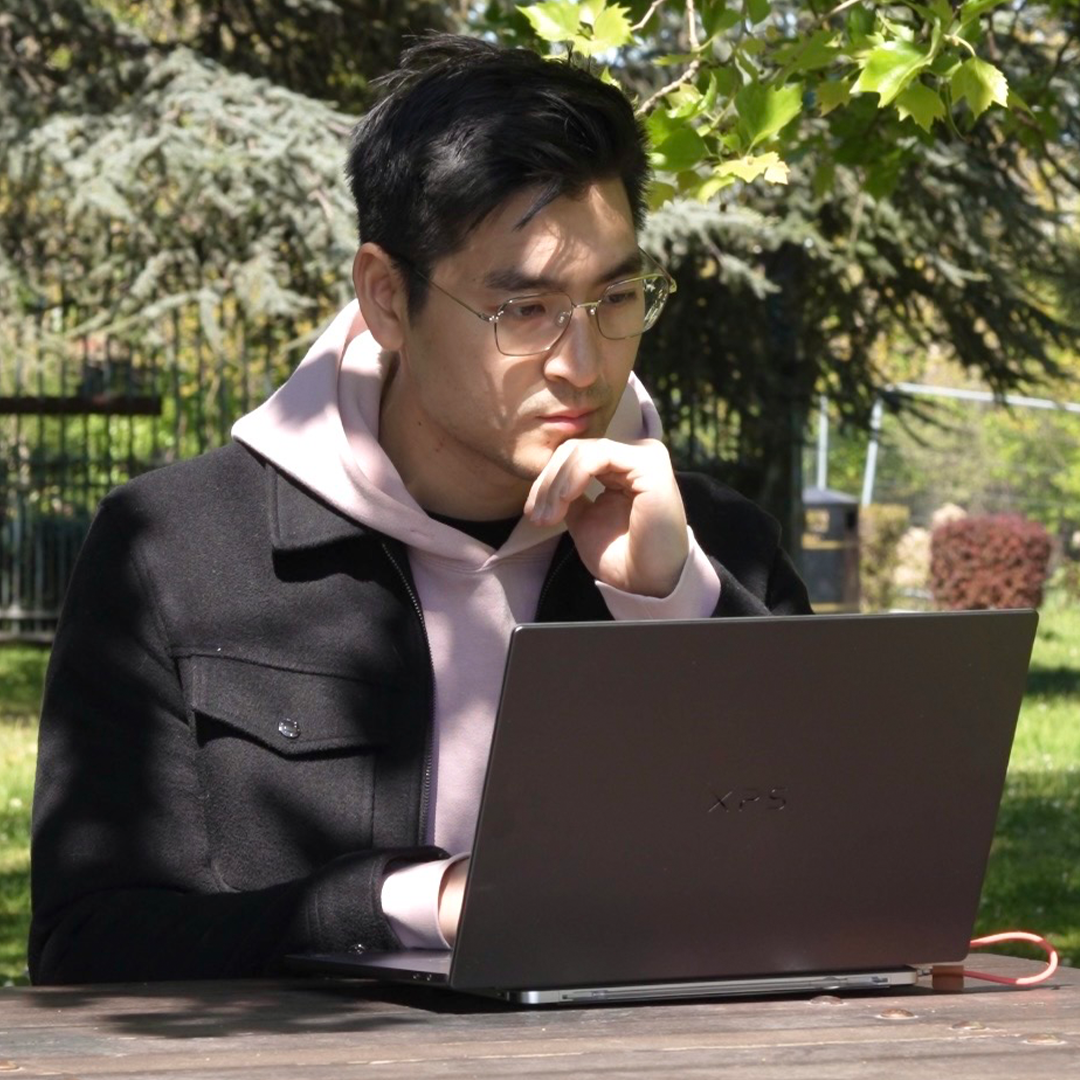 Ultra-Slim Power: 4x Laptop, 6x Phone