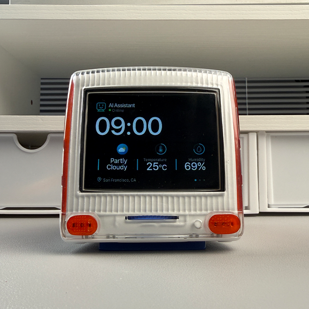Retro AI Desk Companion