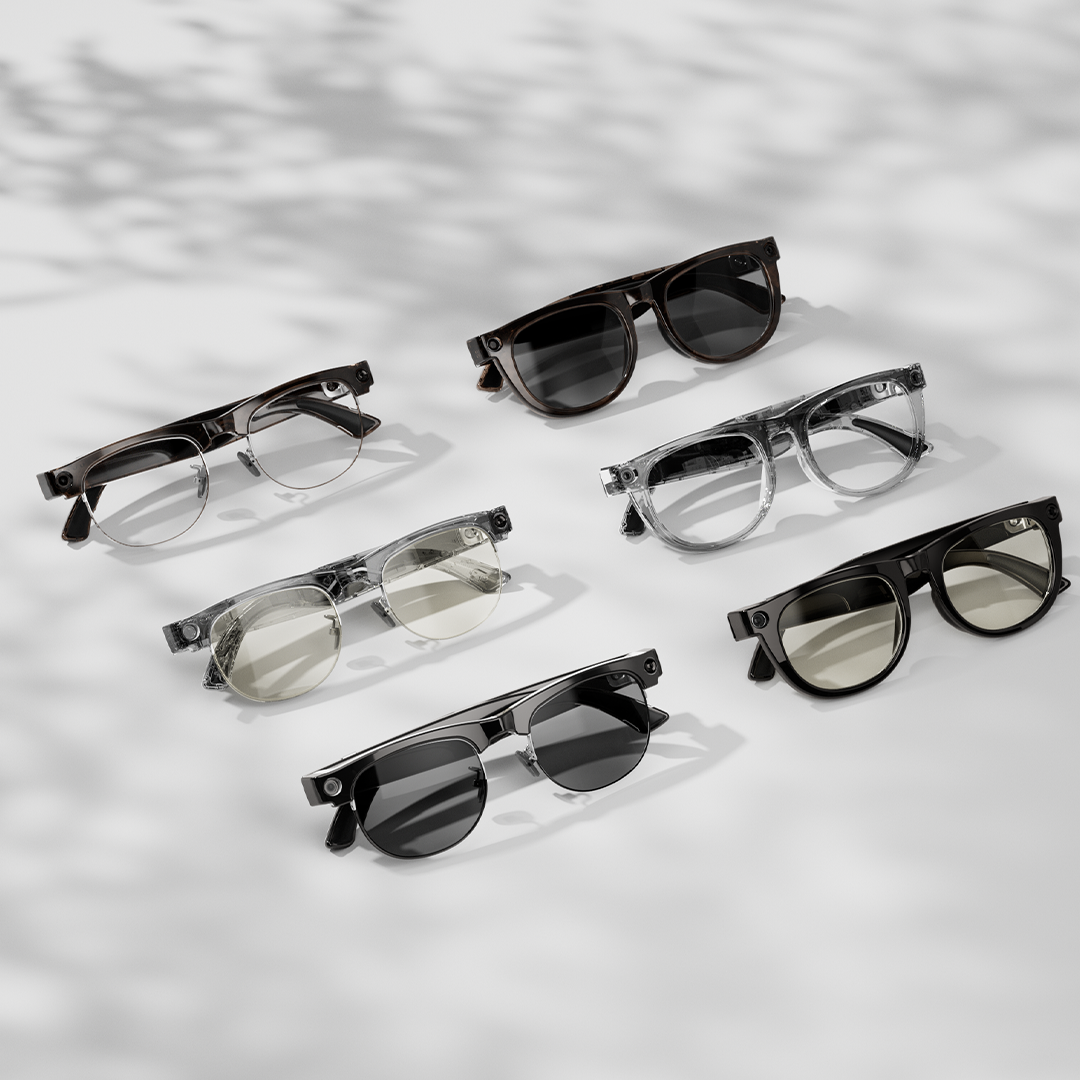 Snap in 2 Seconds. No Hands Needed.