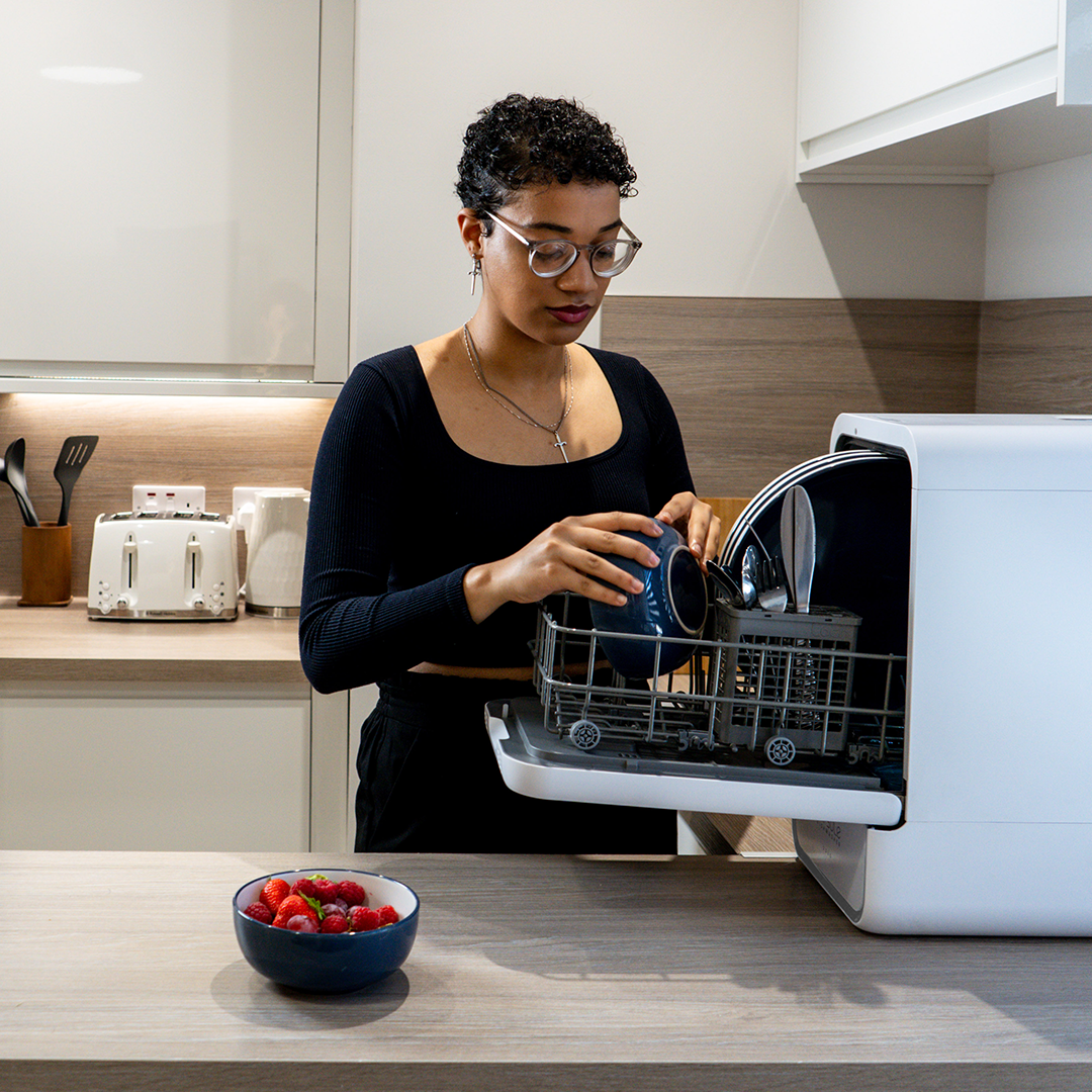 Ultra Space-Saving Dishwasher For Small Households