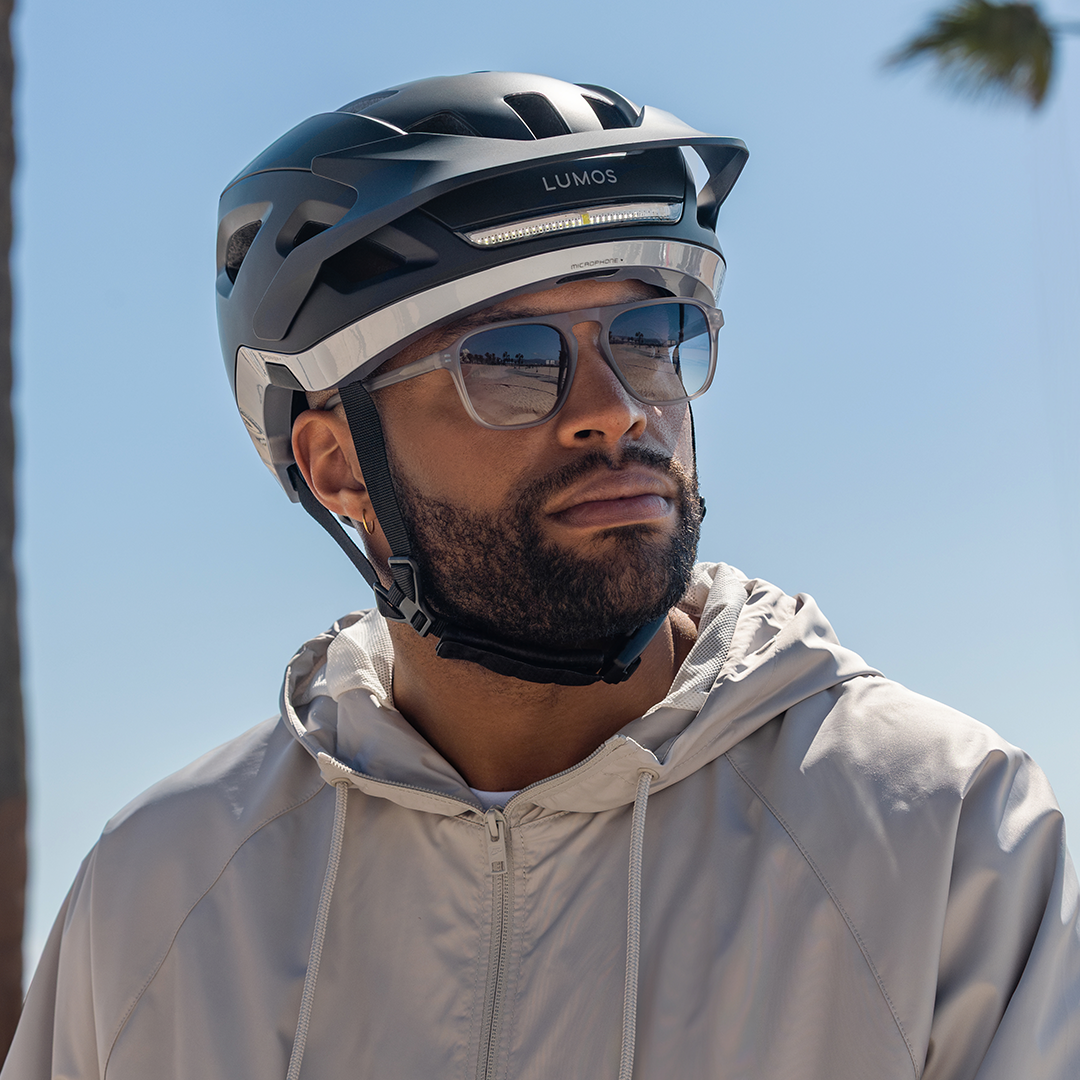 Mesh Intercom Helmet With 360  Lights