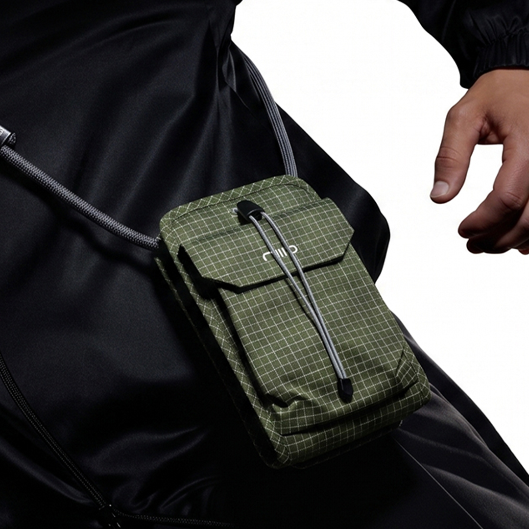 Magnetic EDC Pouch With One-Hand Access