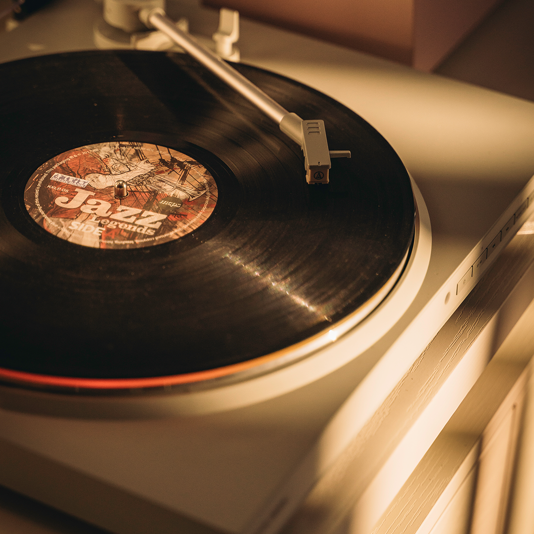 The Fully Automatic Turntable