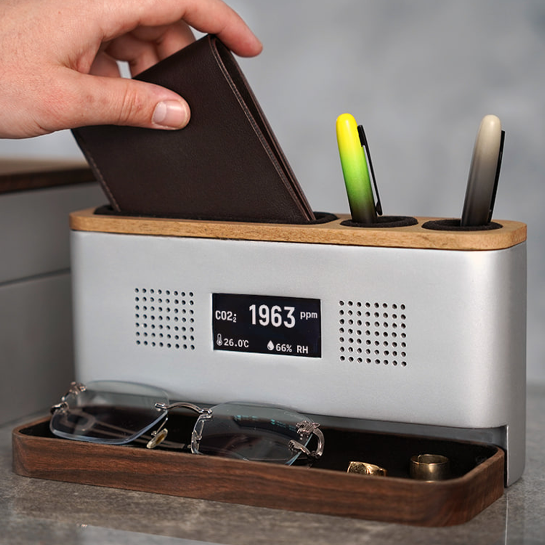 Your Desk, Finally Working Together