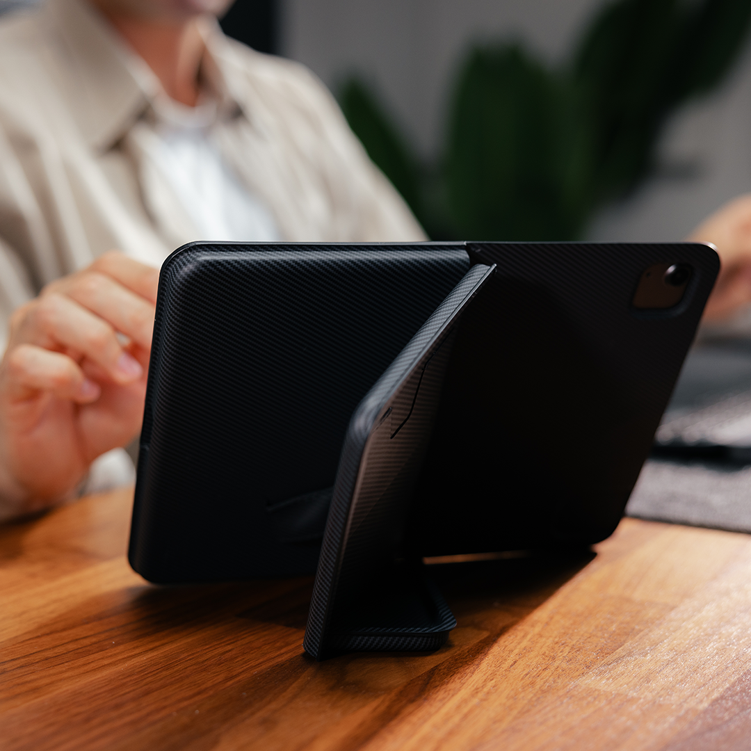 Transform Your iPad with This Elegant Foldable Magnetic Case