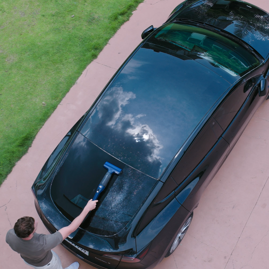 Cordless Paint-Safe Car Cleaner