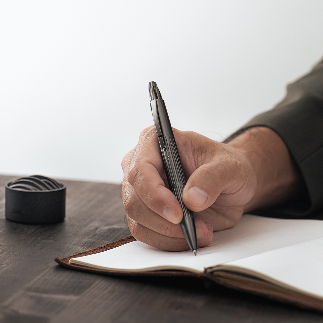 The Ballpoint That Stands With Poise