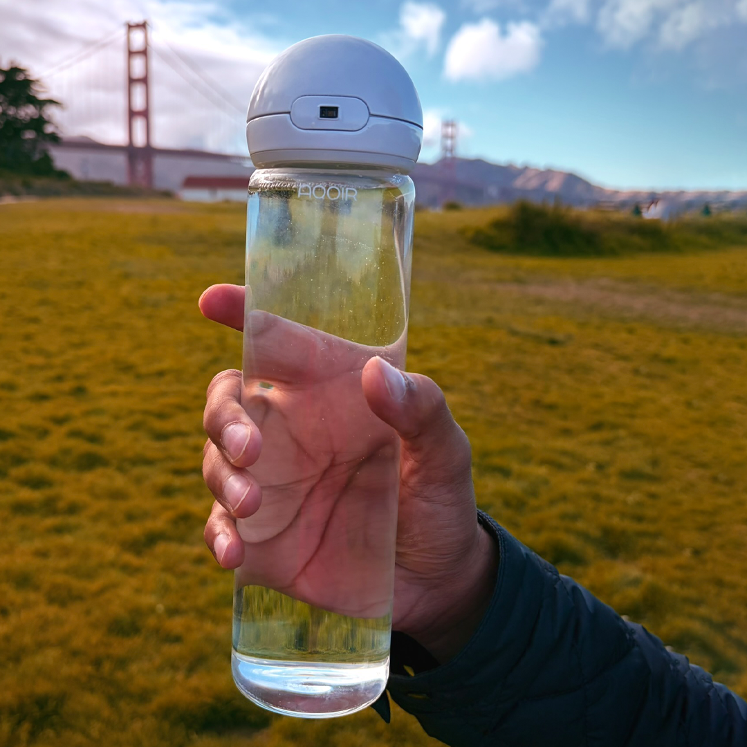 This Water Bottle Measures Your Hydration Levels