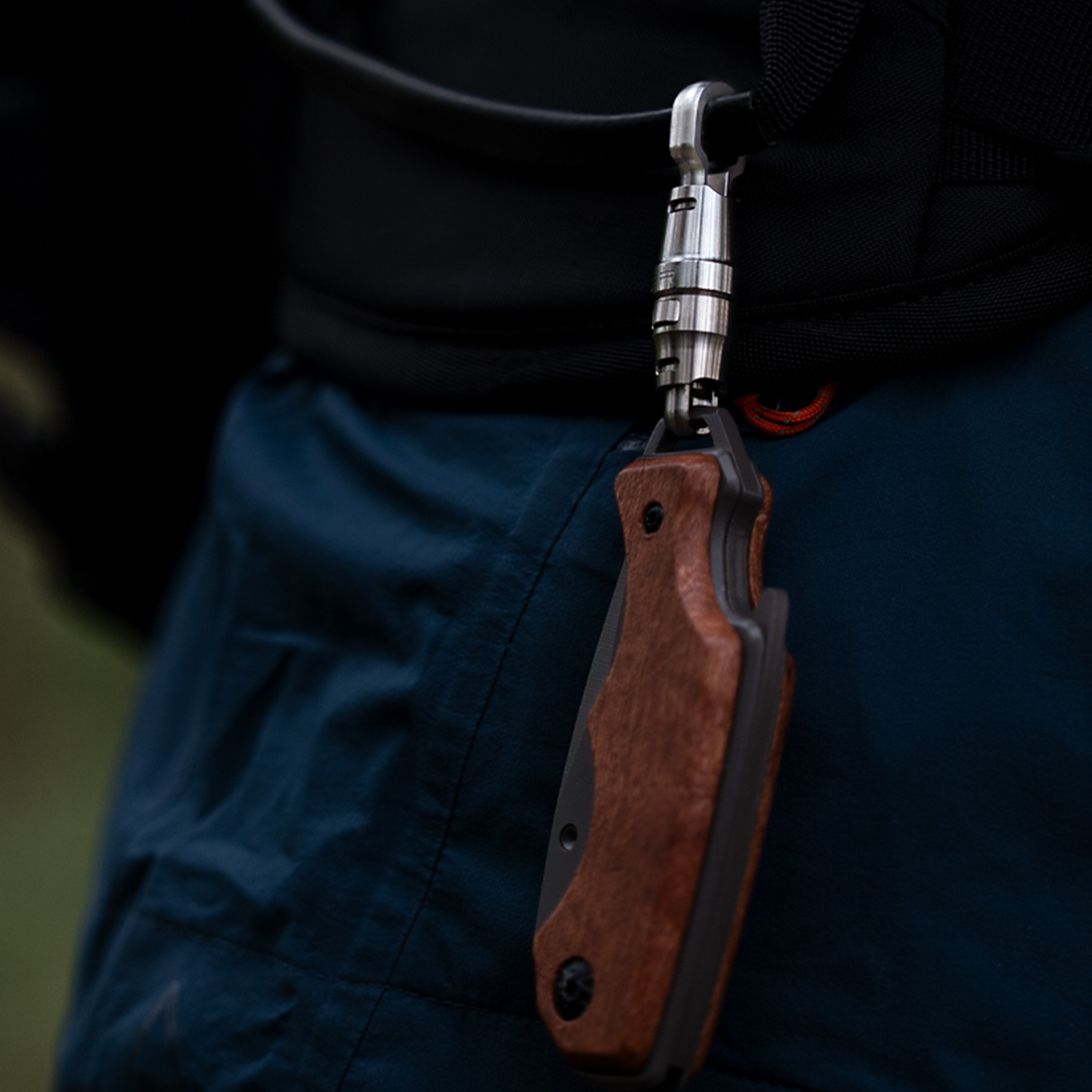 Dual-Lock, One-Hand Connector