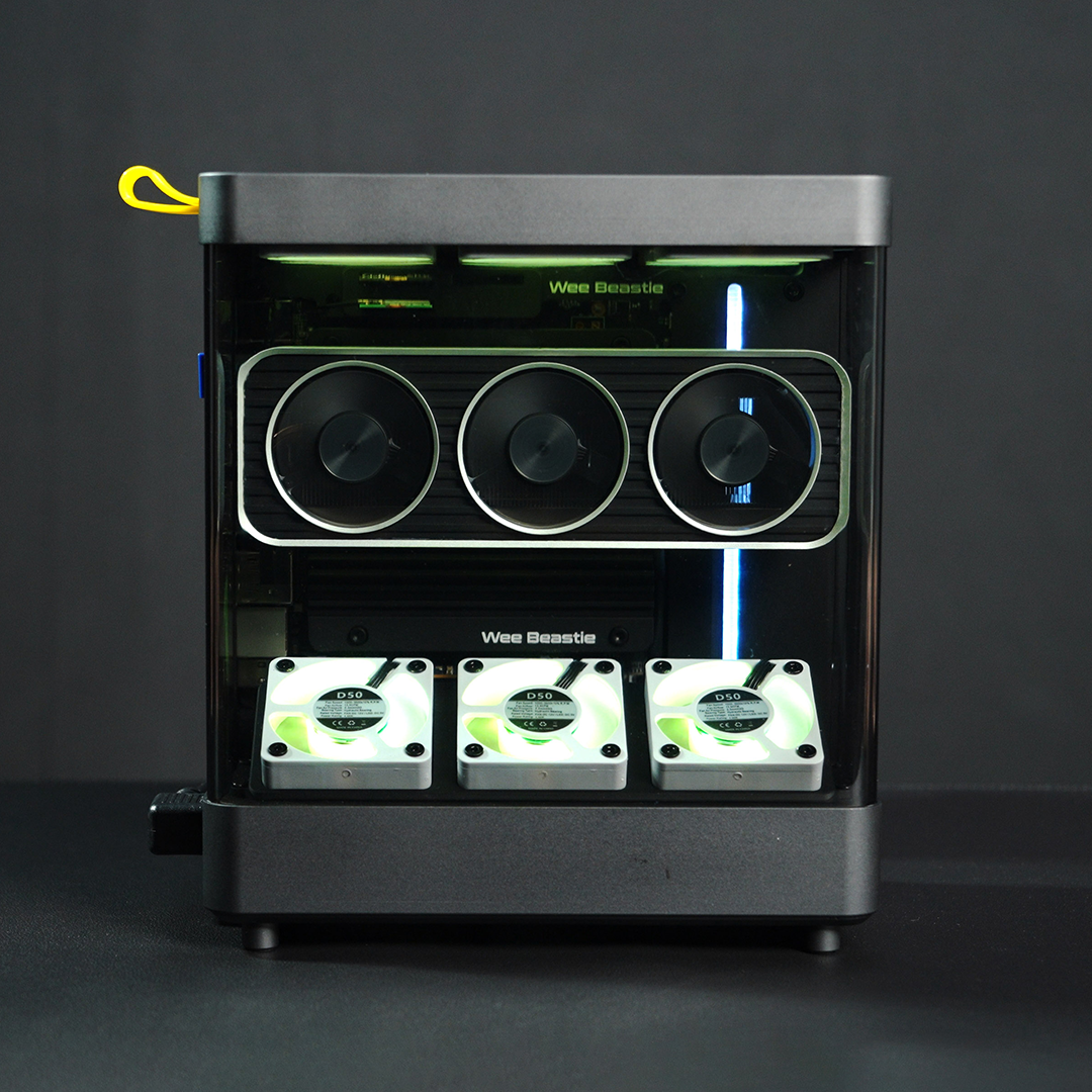 The 4.75L PC That Runs 6 Displays