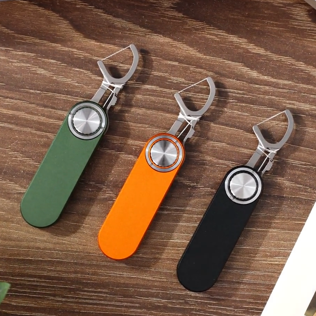 The Titanium Floss Tool That Lives On Your Keychain