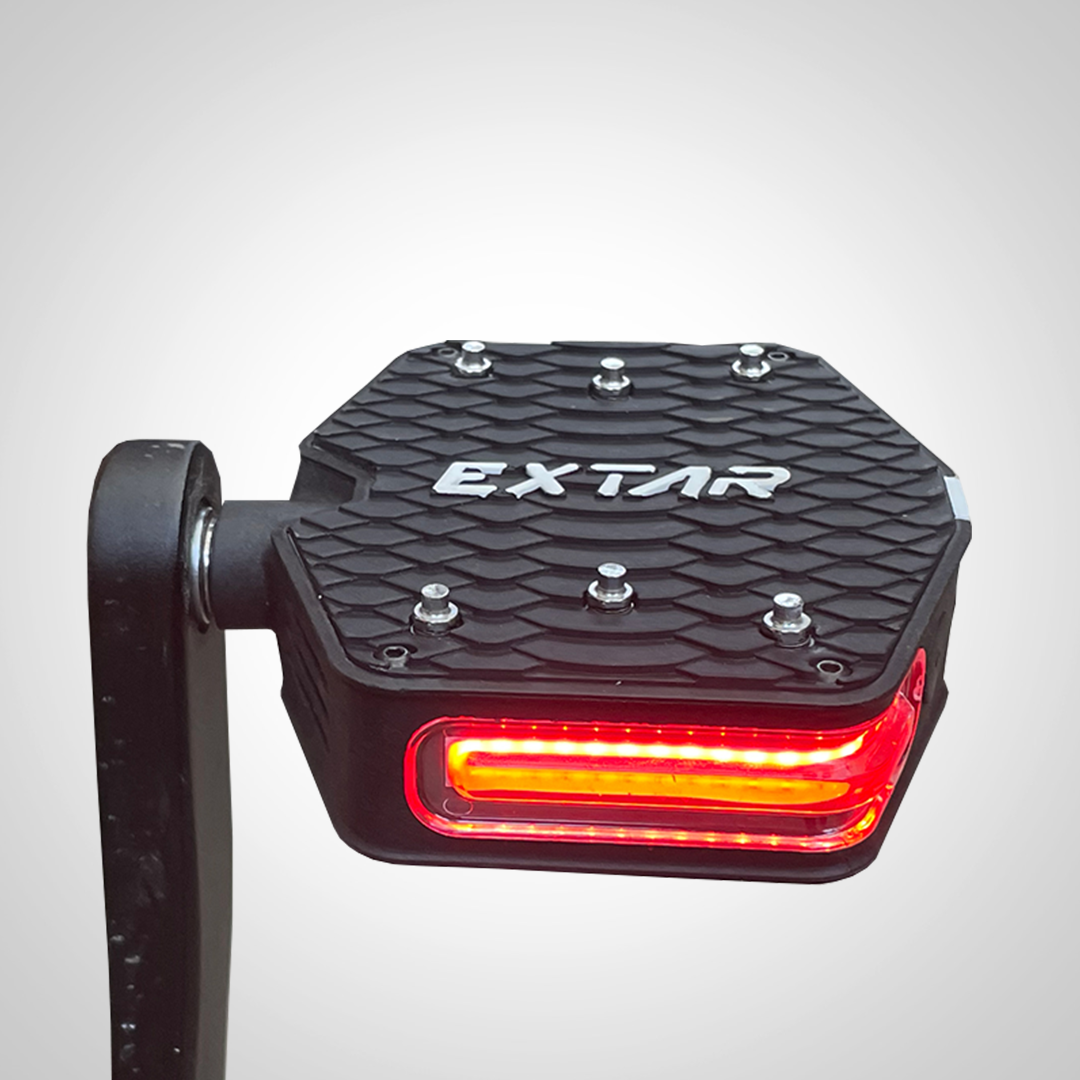 Next-Level Bike Light Pedals That Merge Style & Safety