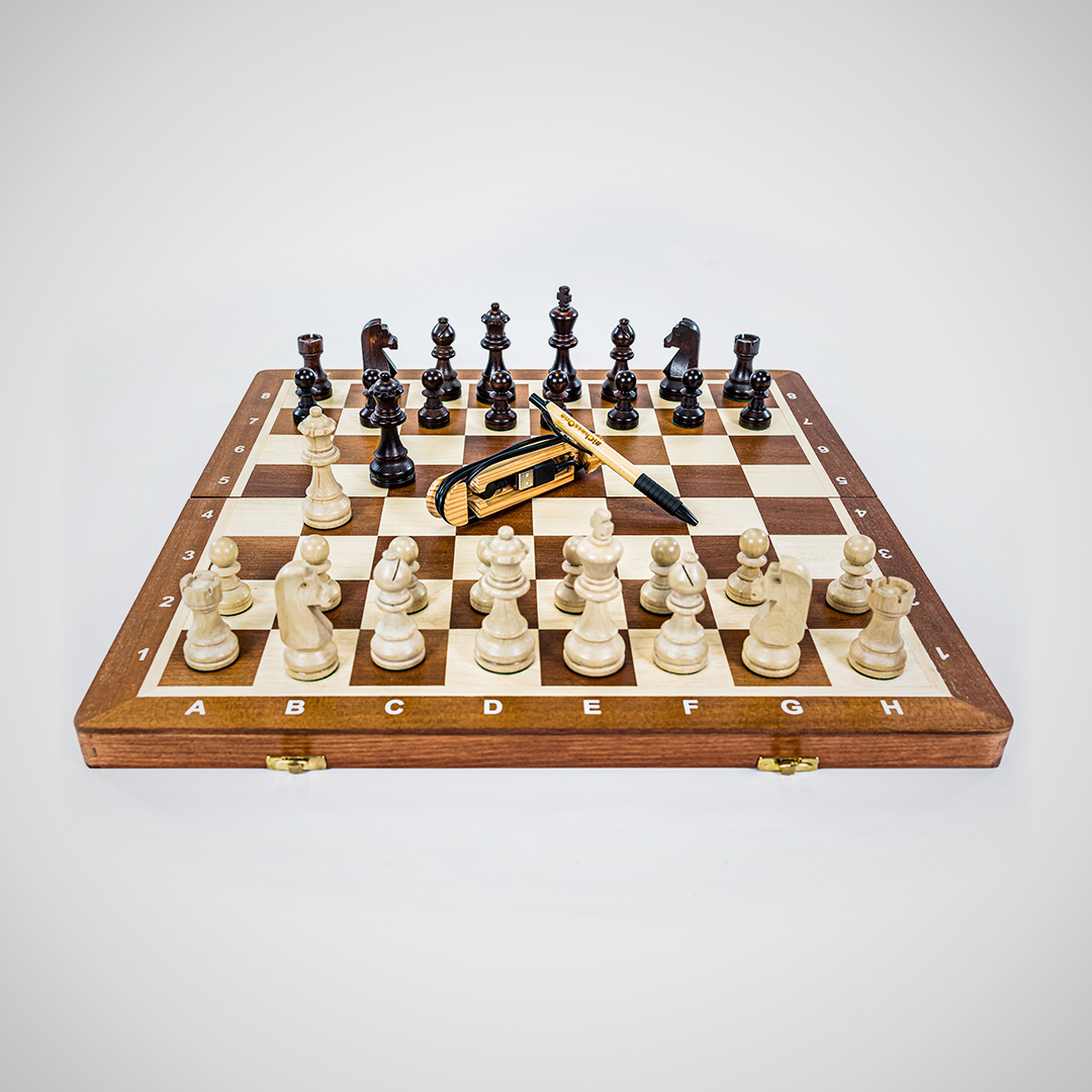 The First Foldable Electronic Chess Board Made Of Wood