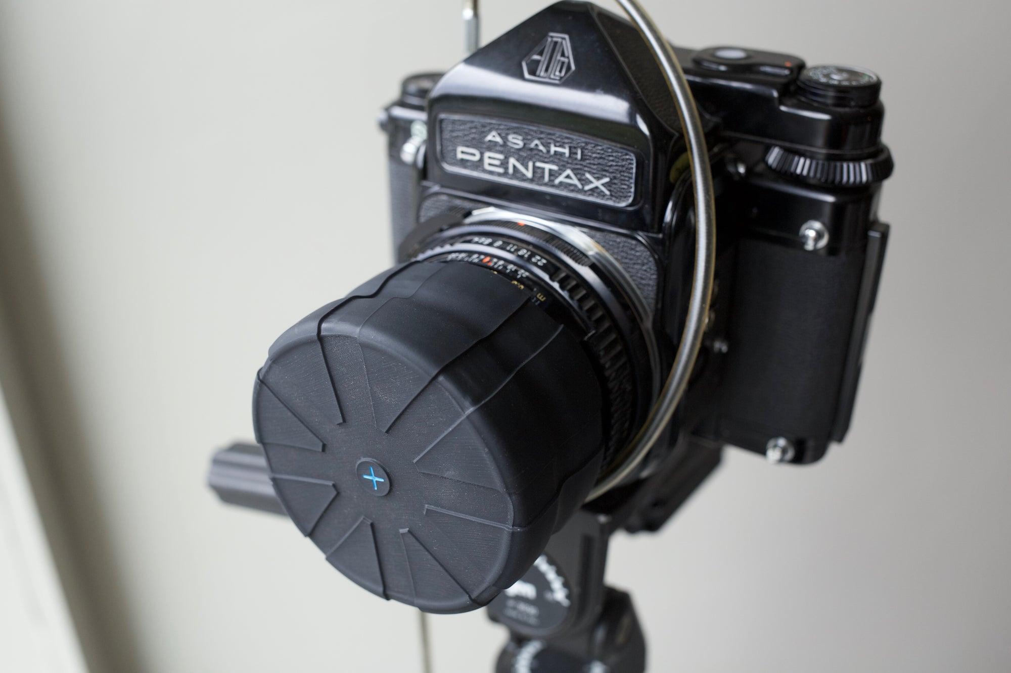 Universal Lens Cap - Protect Every Lens, No More Lost Caps or Dust Damage