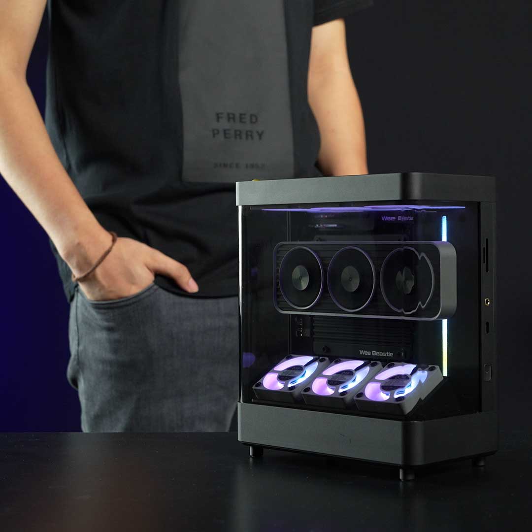 The 4.75L PC That Runs 6 Displays