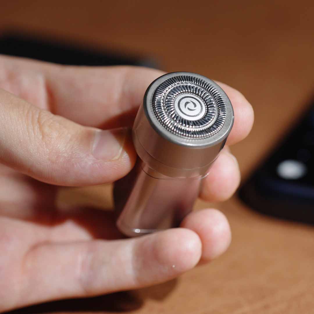 Modular Pocket-Size Magnetic Shaver