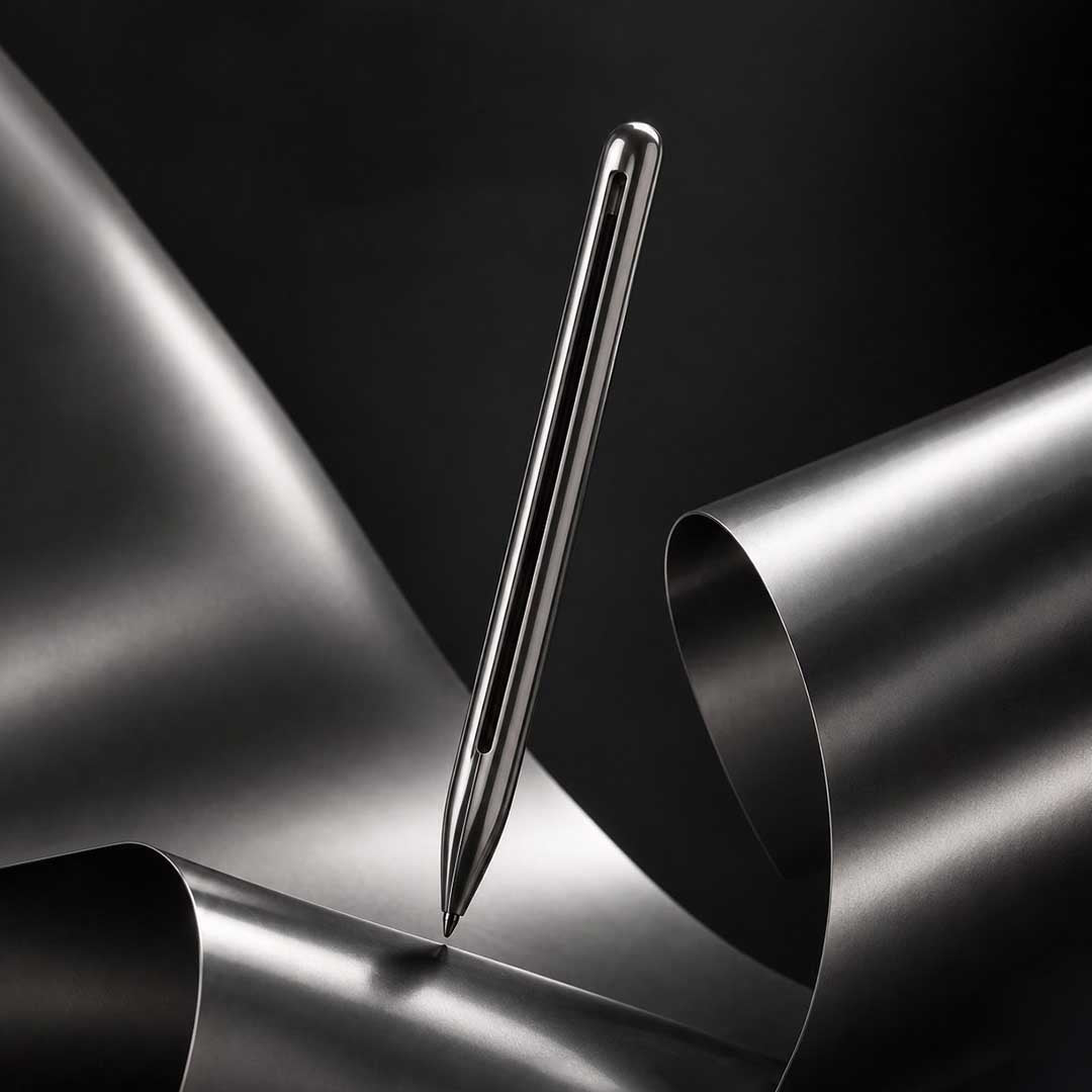 A Titanium Pen That Changes With The Refill