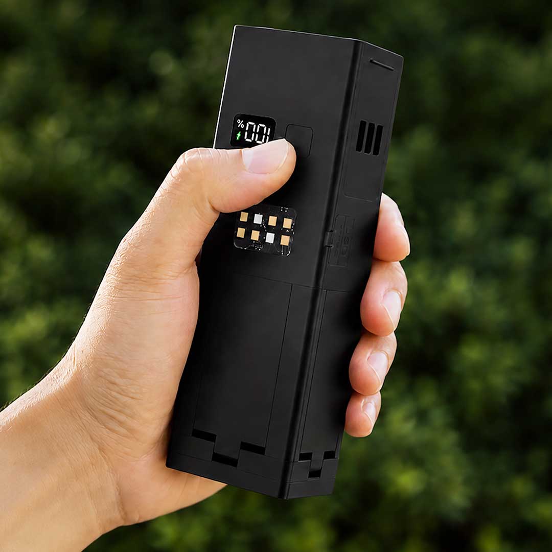 Modular Flashlight Splits Into Two Lights