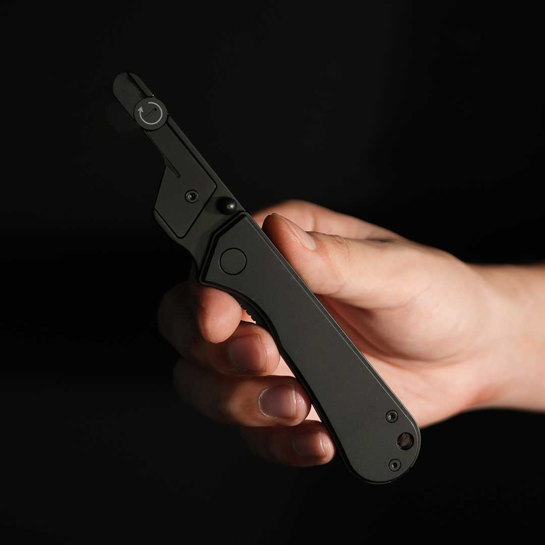Titanium EDC With A Replaceable Edge