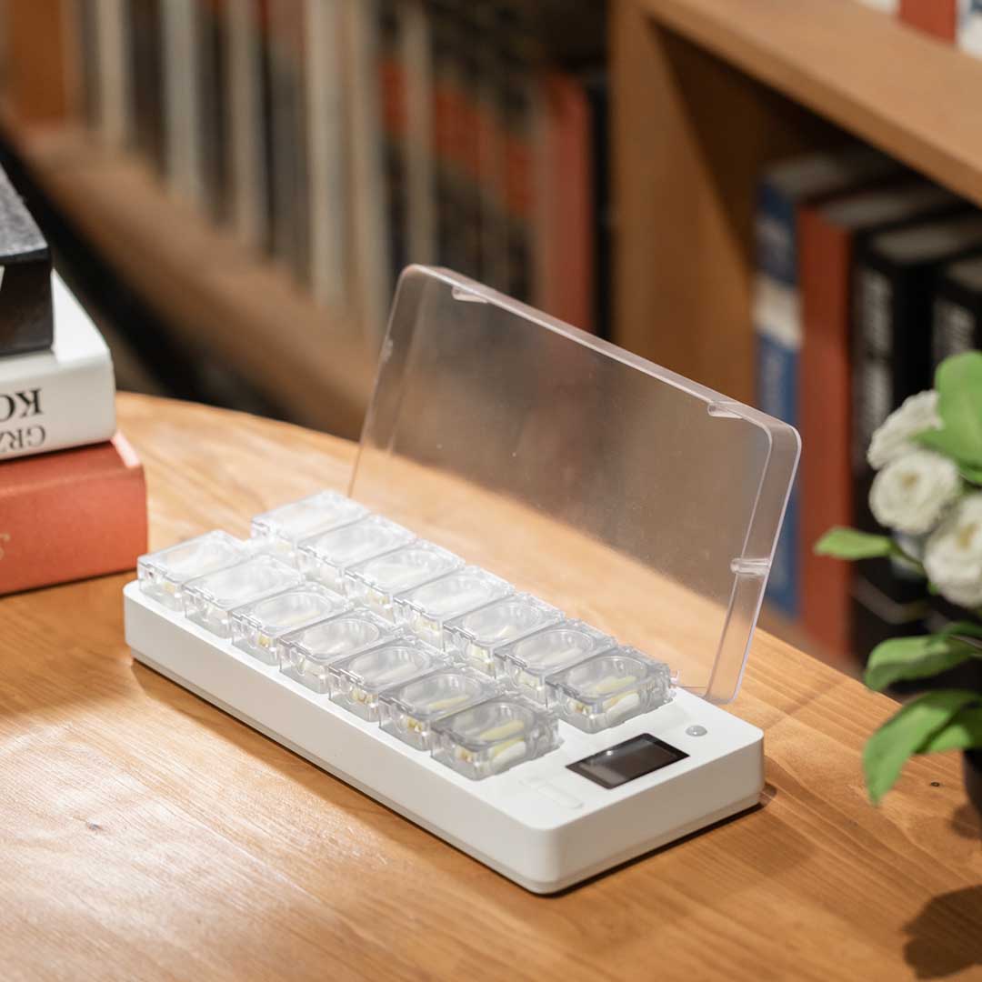 The 14-Slot Pillbox With Smart Alerts