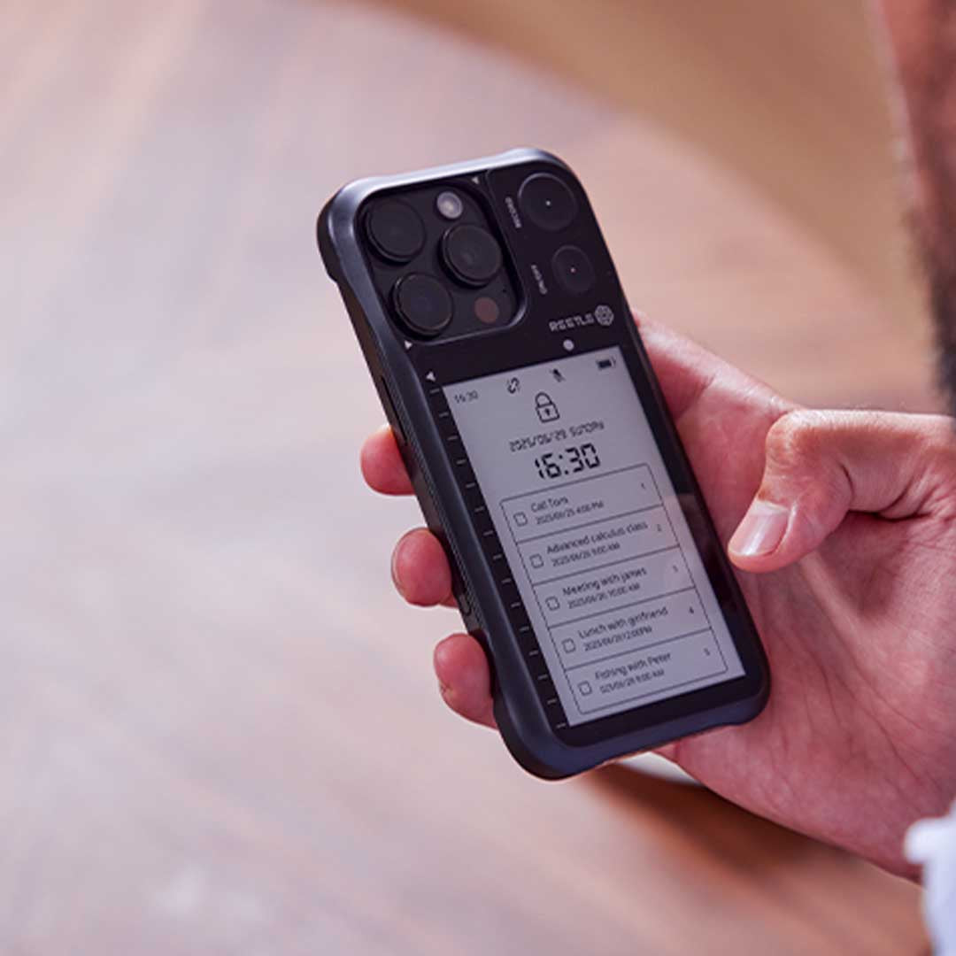 The AI E-Ink Hub For iPhone