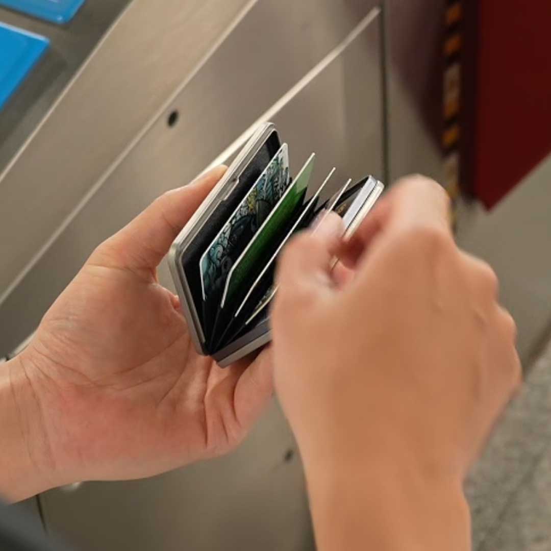 Slide-Open Titanium Wallet, 6-Card Speed