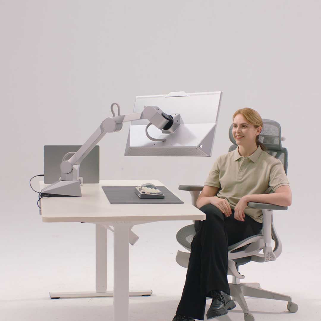 The First Robotic Monitor For Your Workspace