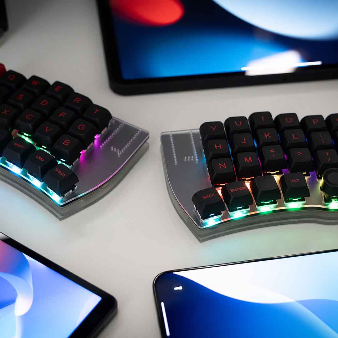 Wire-Free Comfort Meets Ultimate Keyboard Customization