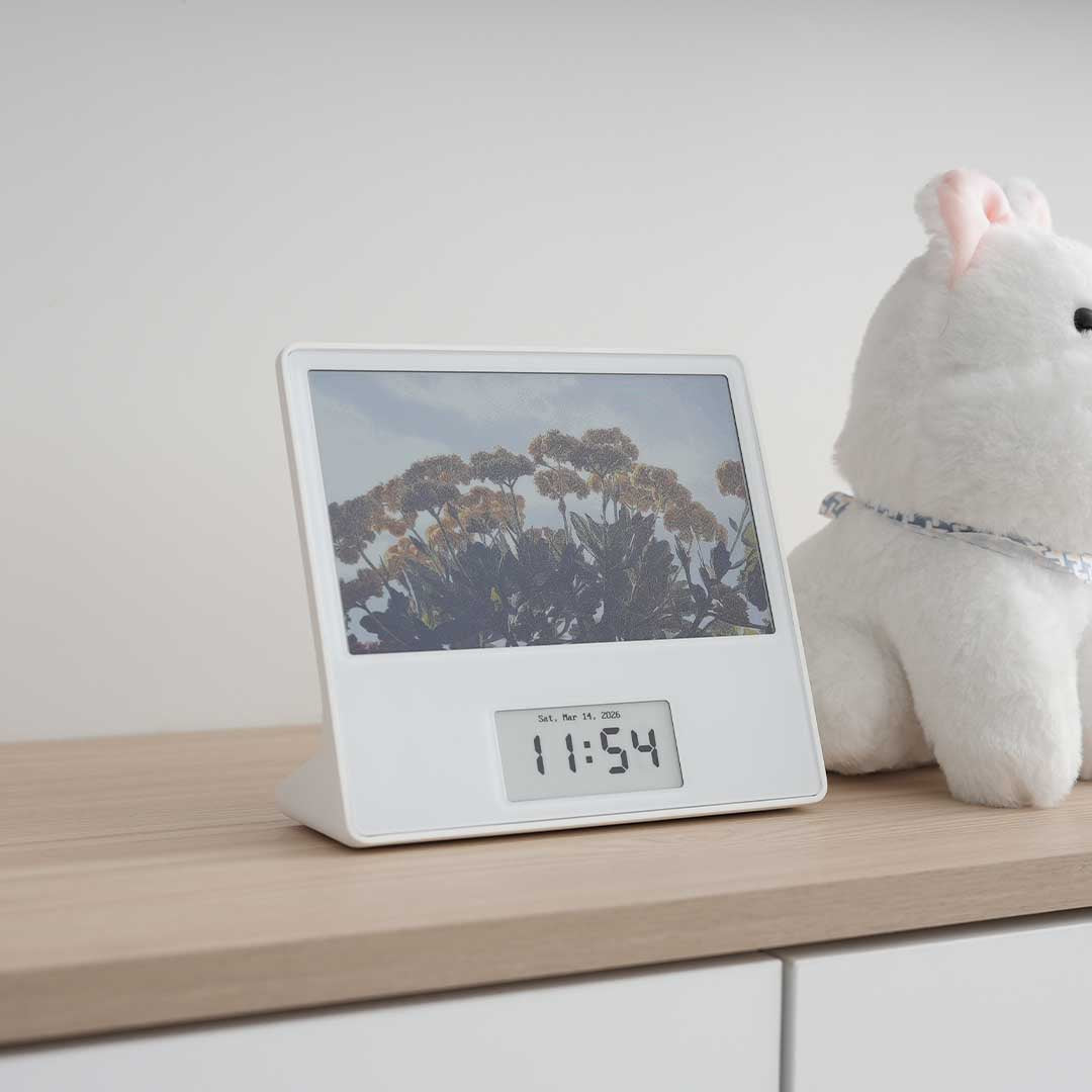 The Dual-Screen E-Ink Frame For Real Photos