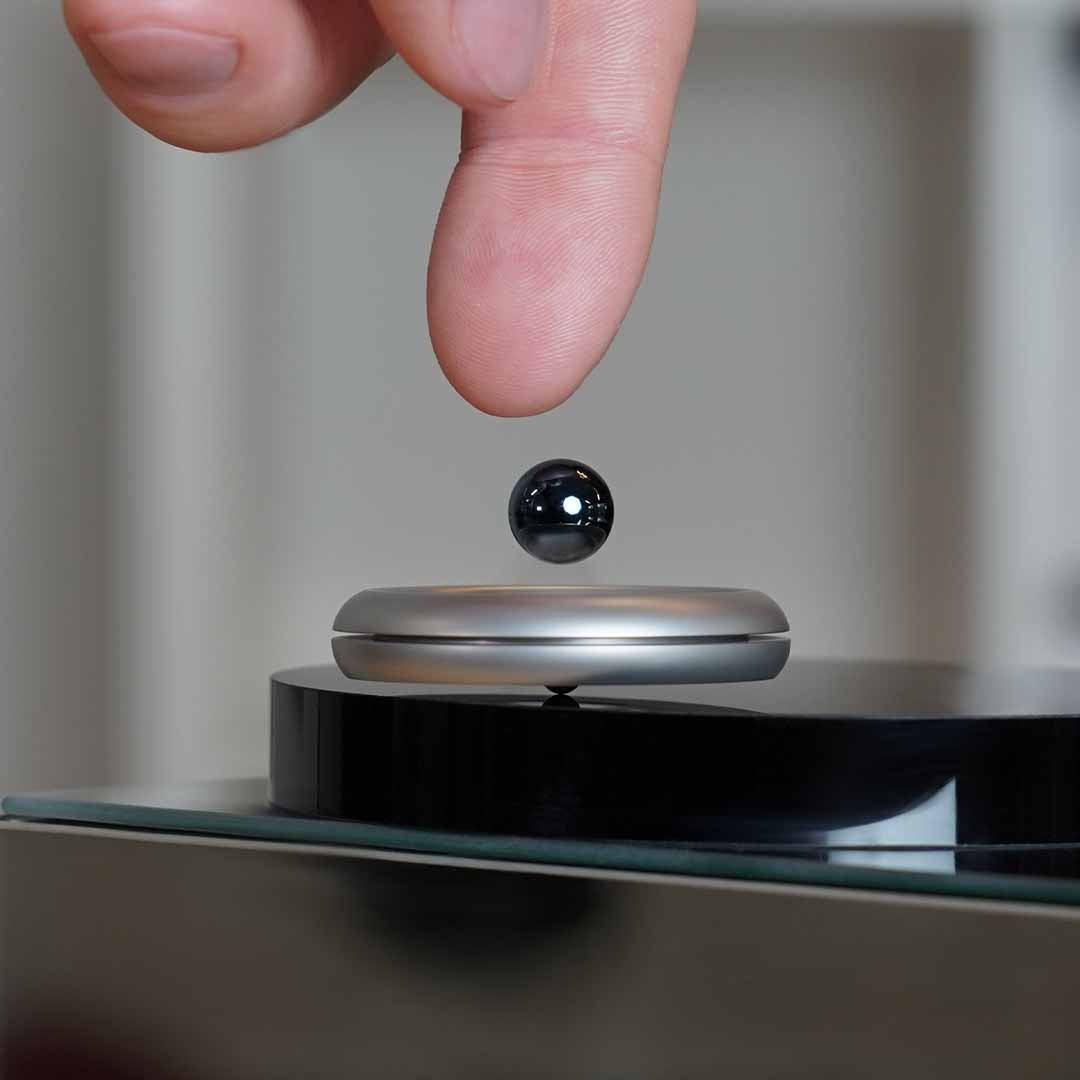 Pocket Art With Physics