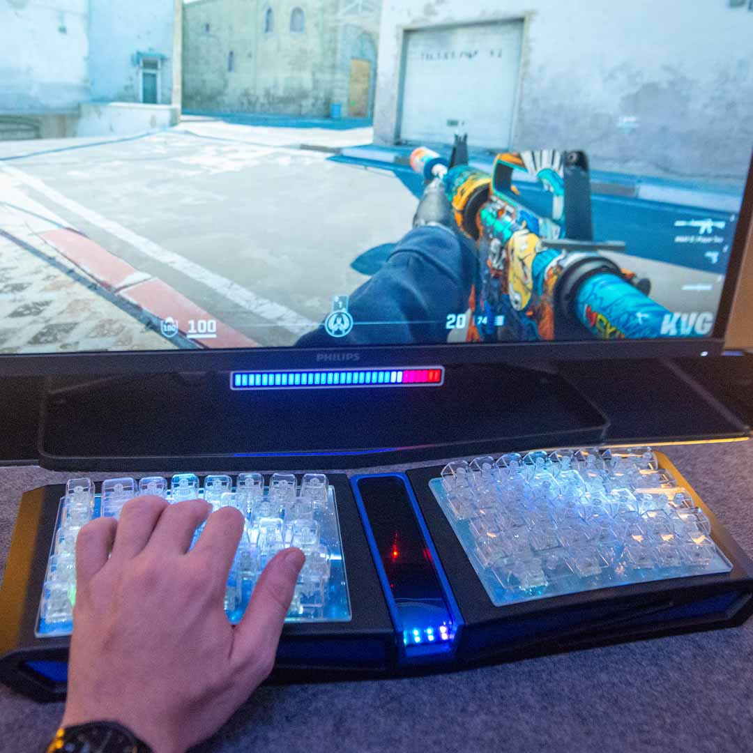 The Hall-Effect Keyboard With IPS Display