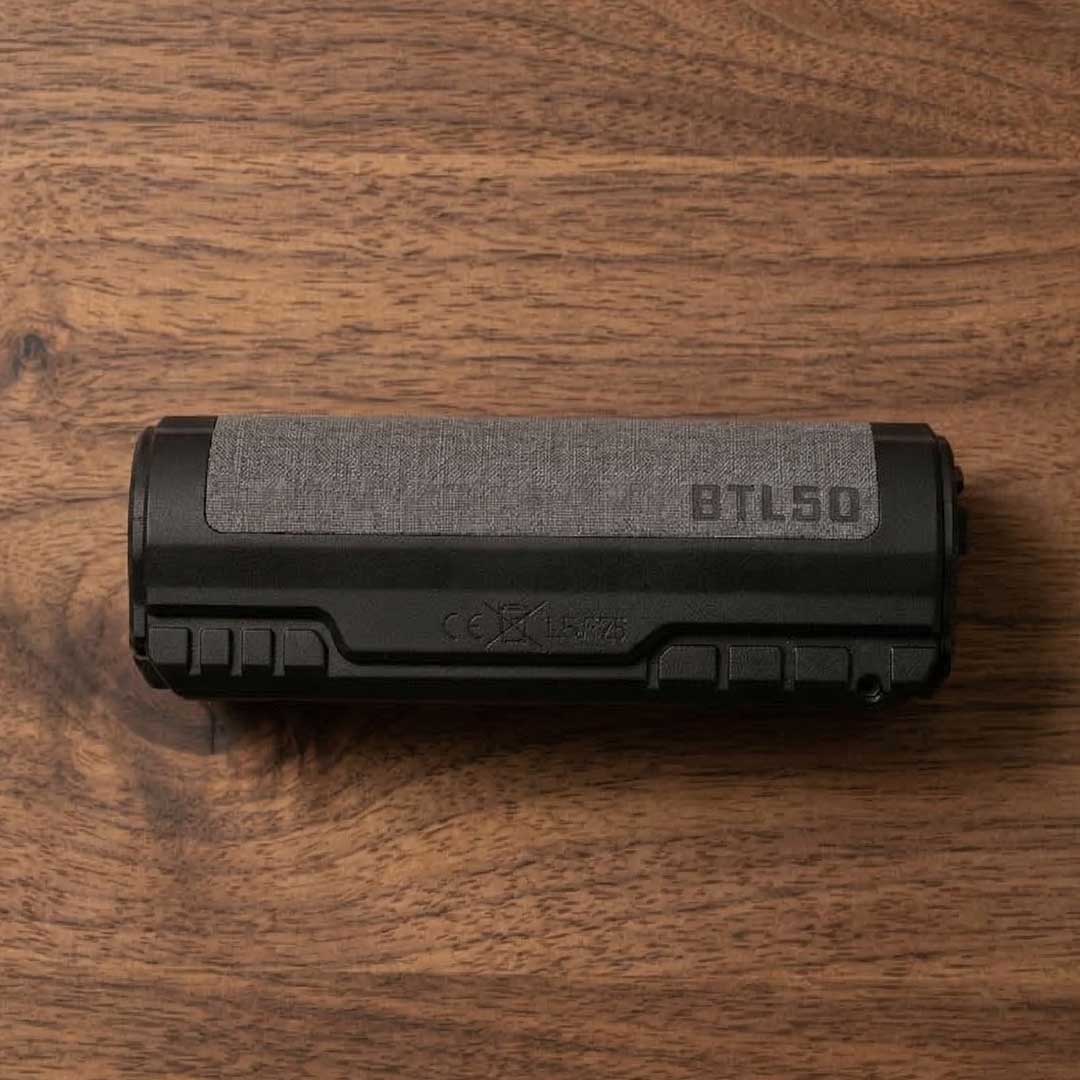 A 3000-Lumen Zoom Light Built For One Hand