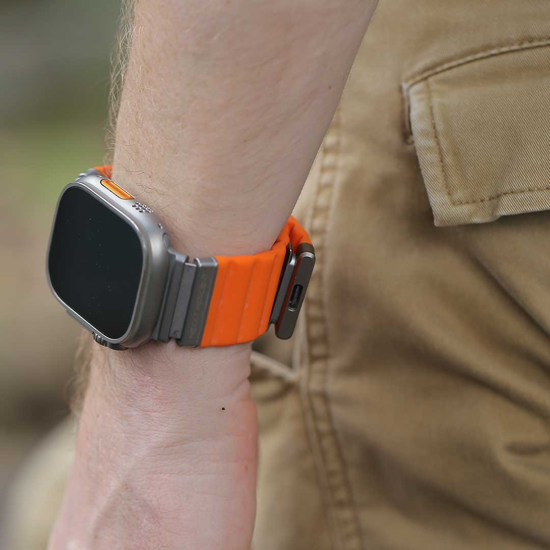 Magnetic Watch Band With Built-In Fast Charging