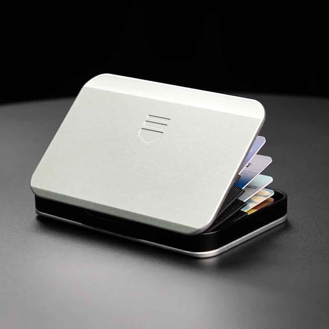 Slide, Store, Secure: The Smart Wallet for the Digital Age