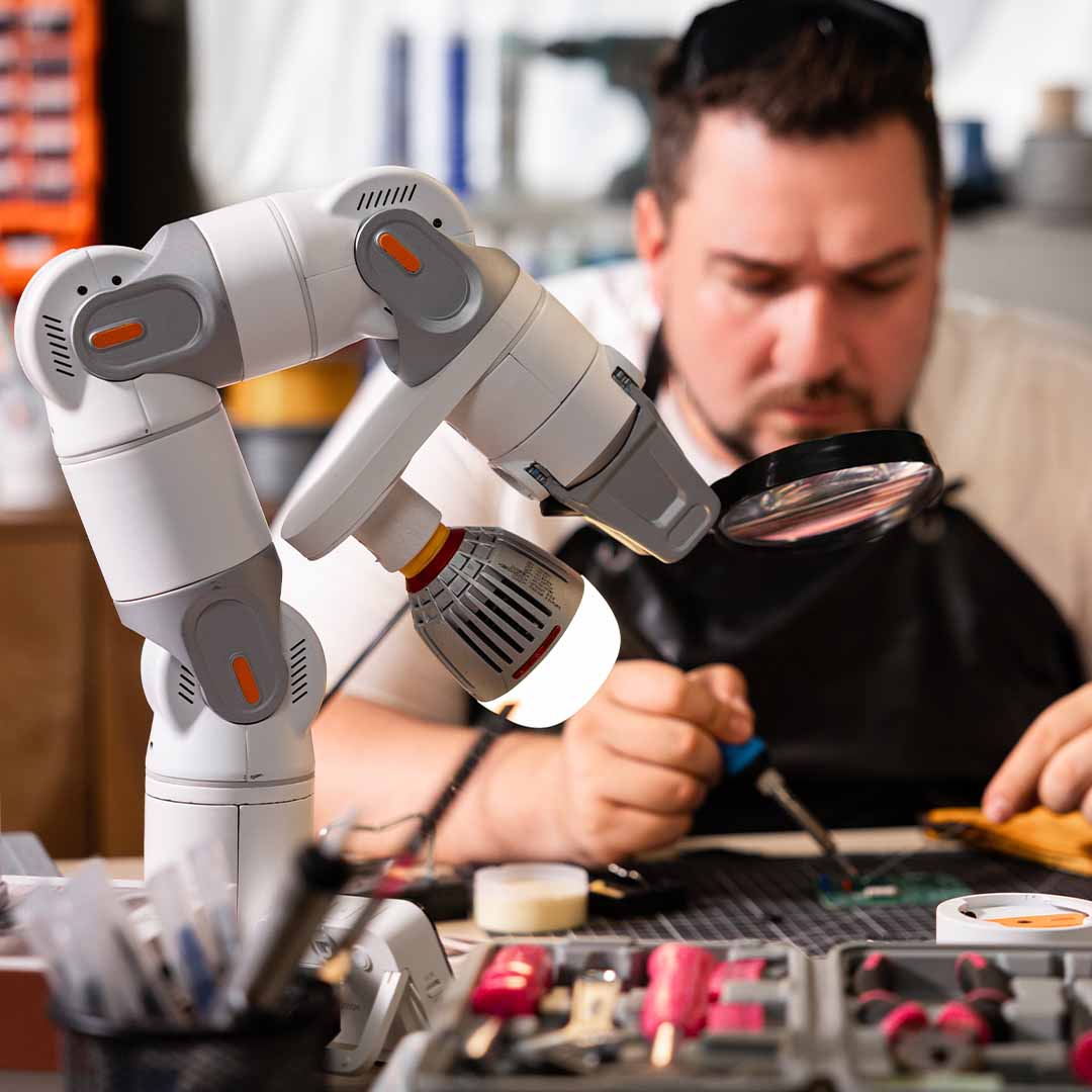 Modular AI Robot Arm With Open-Source SDK