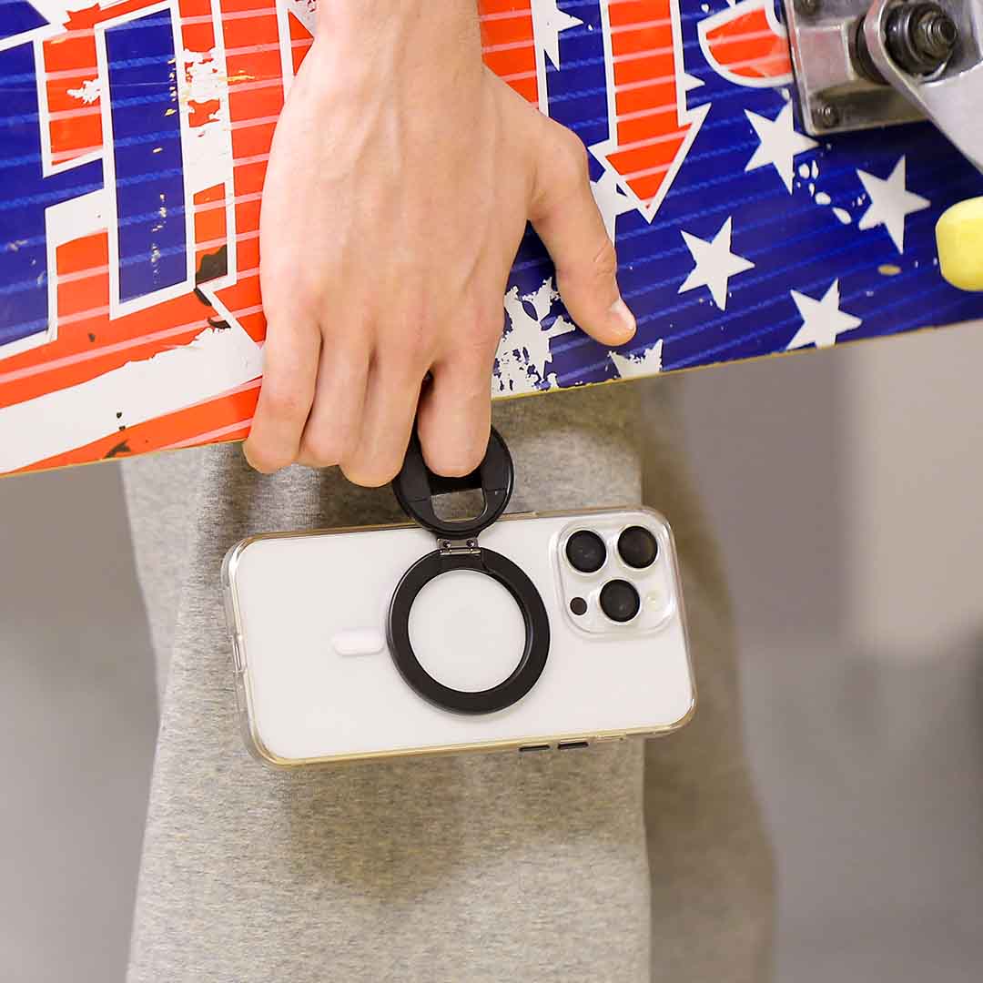 Snap. Grip. Stand. Mirror.