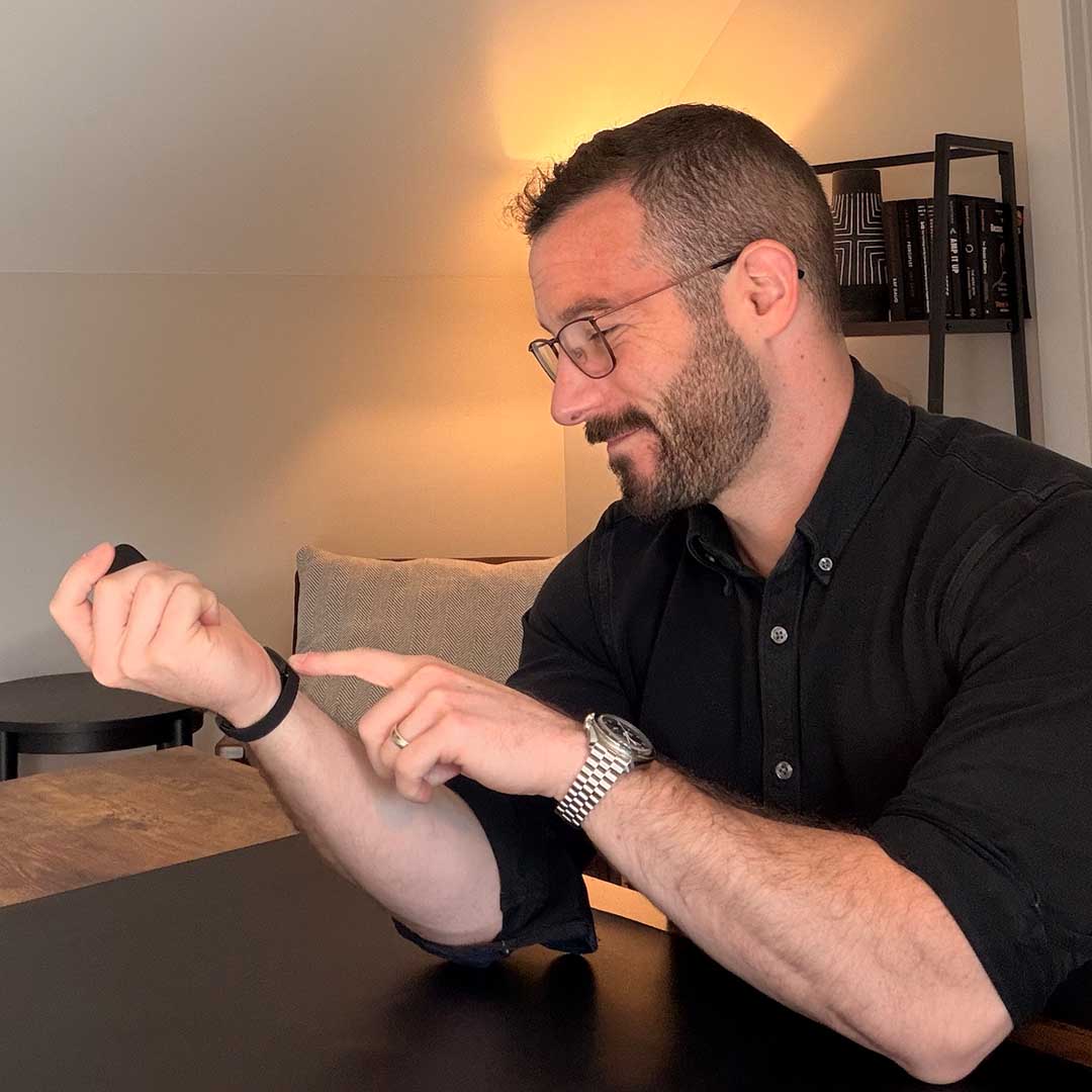 Minimalist Smartwatch, Maximum Focus