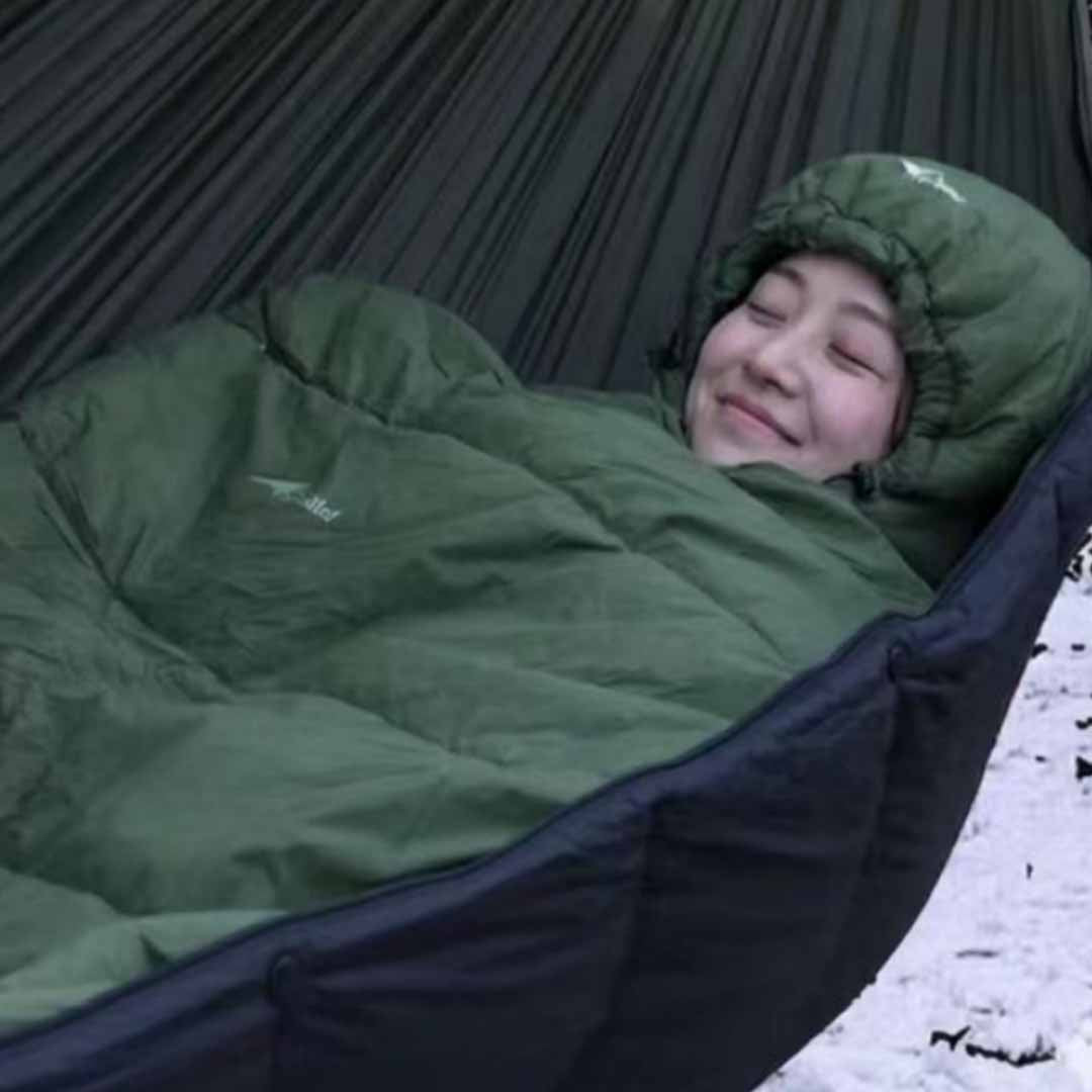 7 Ways To Stay Cozy Outside
