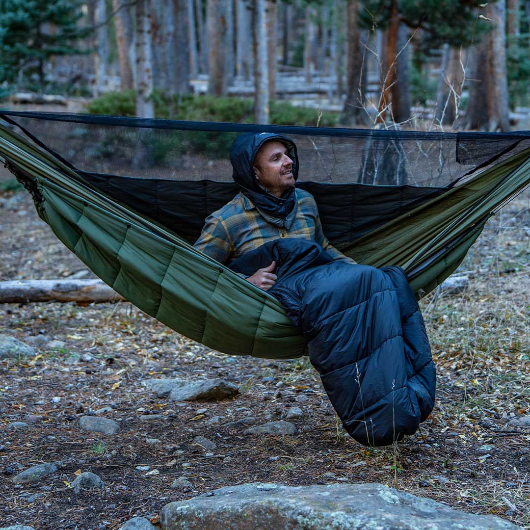 7 Ways To Stay Cozy Outside