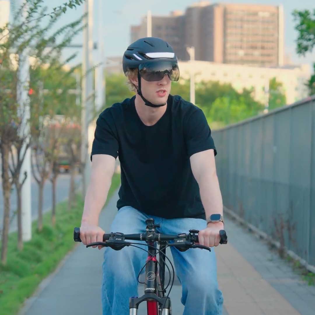 Smart Helmet With 360 Degree Lighting