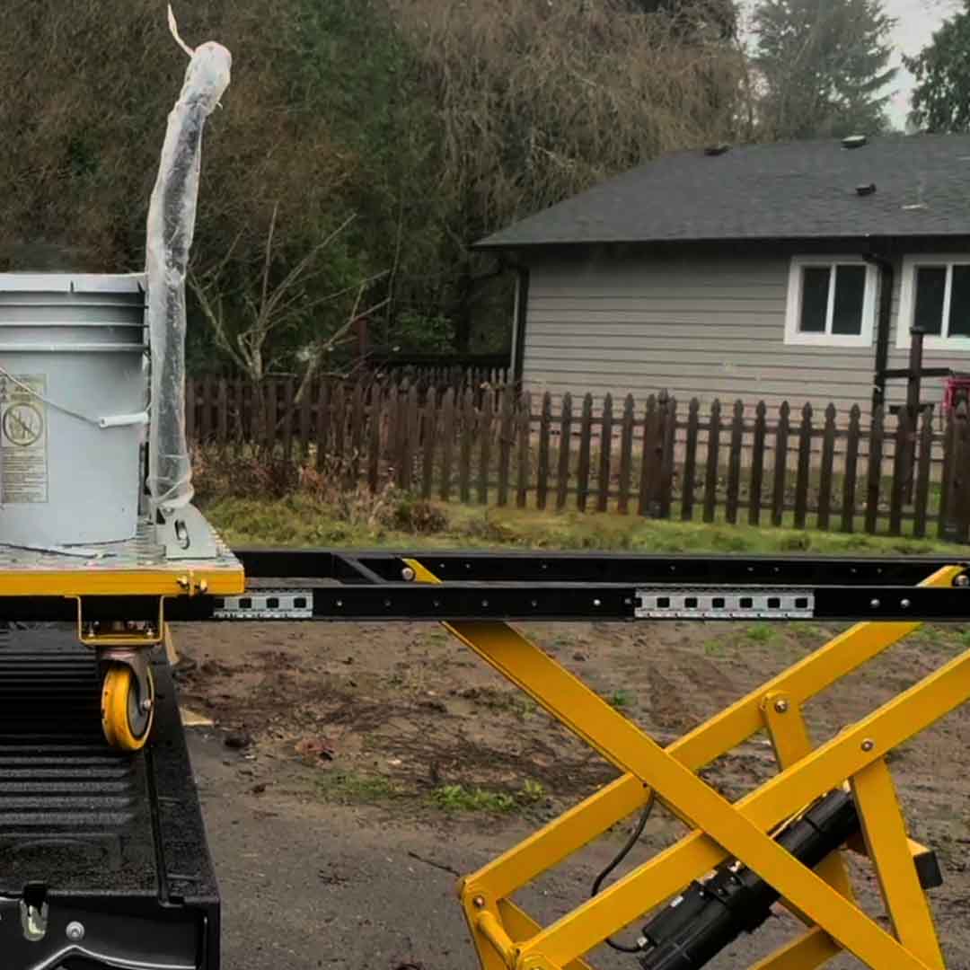 Effortless Battery-Powered Lift Cart for Easy Cargo Loading