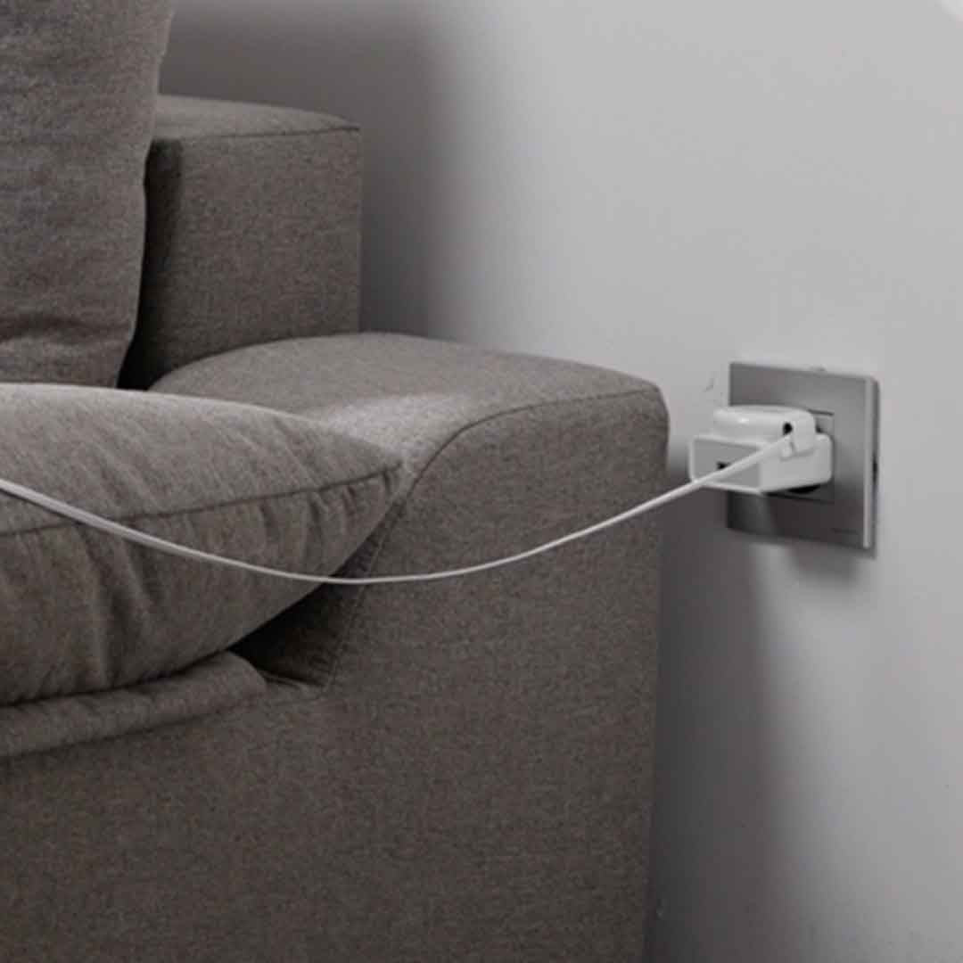 The Compact Charging Solution With A Built-In Retractable Cable