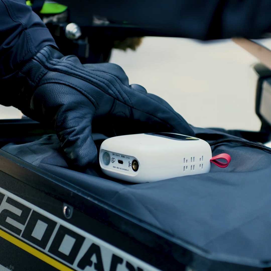 Big Air, Tiny Companion