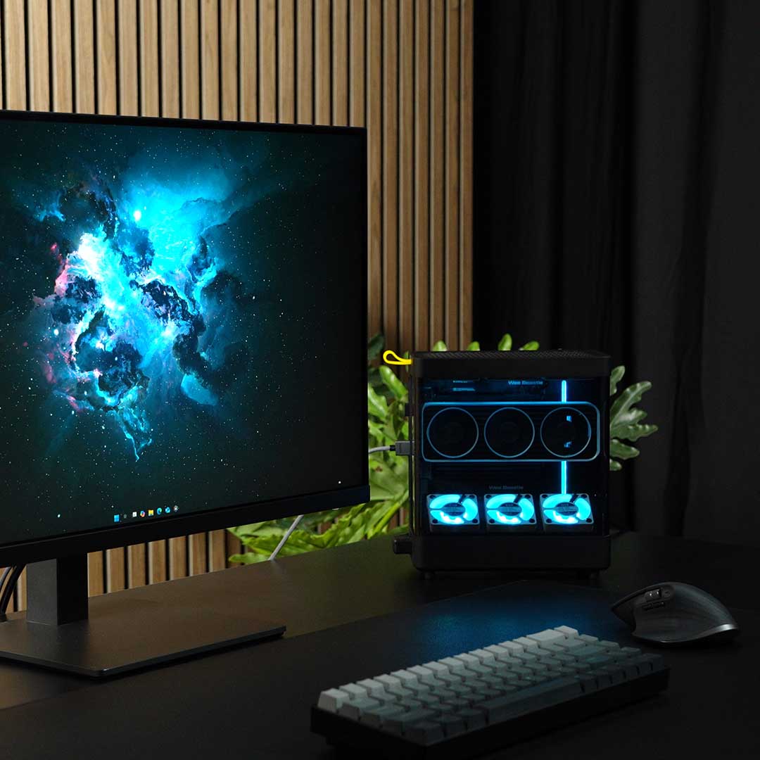 The 4.75L PC That Runs 6 Displays