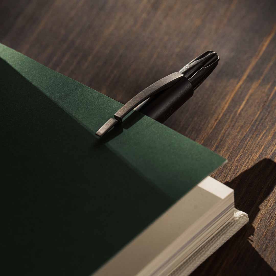 The Ballpoint That Stands With Poise