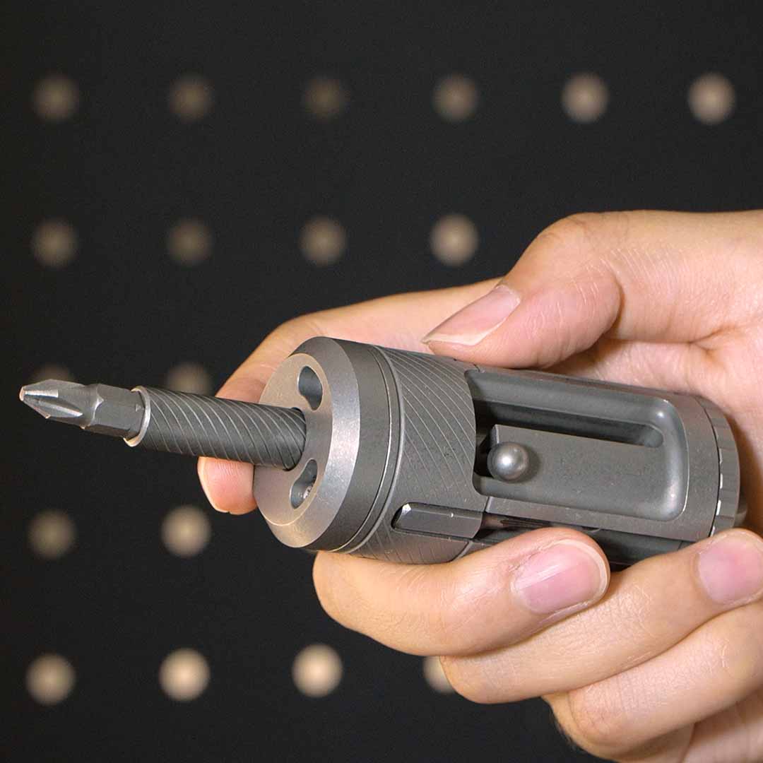 Revolver-Style 10-Bit Titanium Driver
