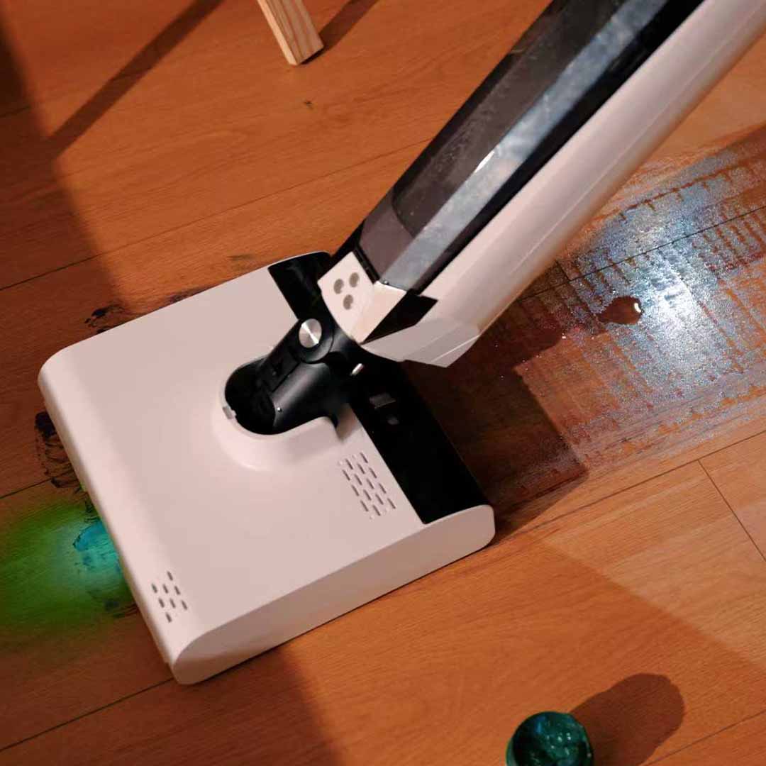 The Dual-Tank That Deep Cleans Fast